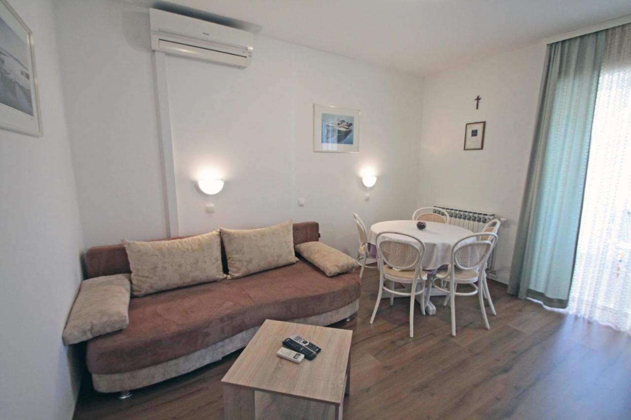 Apartments By The Sea Vinjerac, Zadar - 5811 Zewnętrze zdjęcie