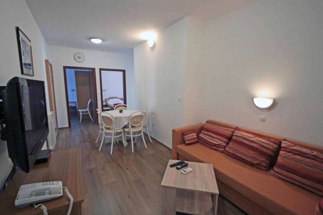 Apartments By The Sea Vinjerac, Zadar - 5811 Zewnętrze zdjęcie