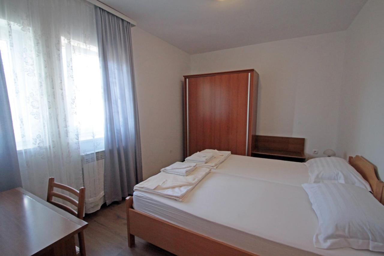Apartments By The Sea Vinjerac, Zadar - 5811 Zewnętrze zdjęcie