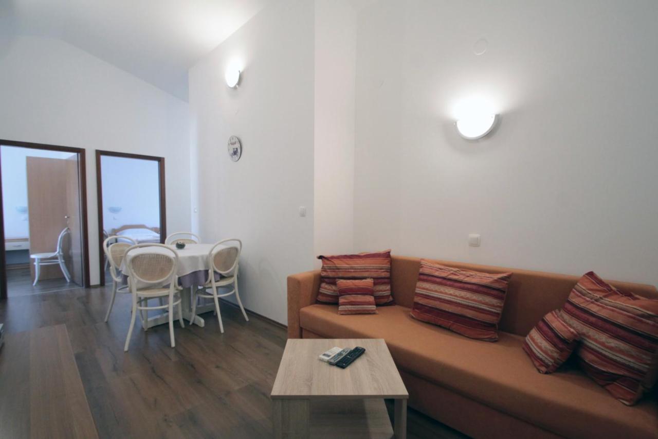 Apartments By The Sea Vinjerac, Zadar - 5811 Zewnętrze zdjęcie