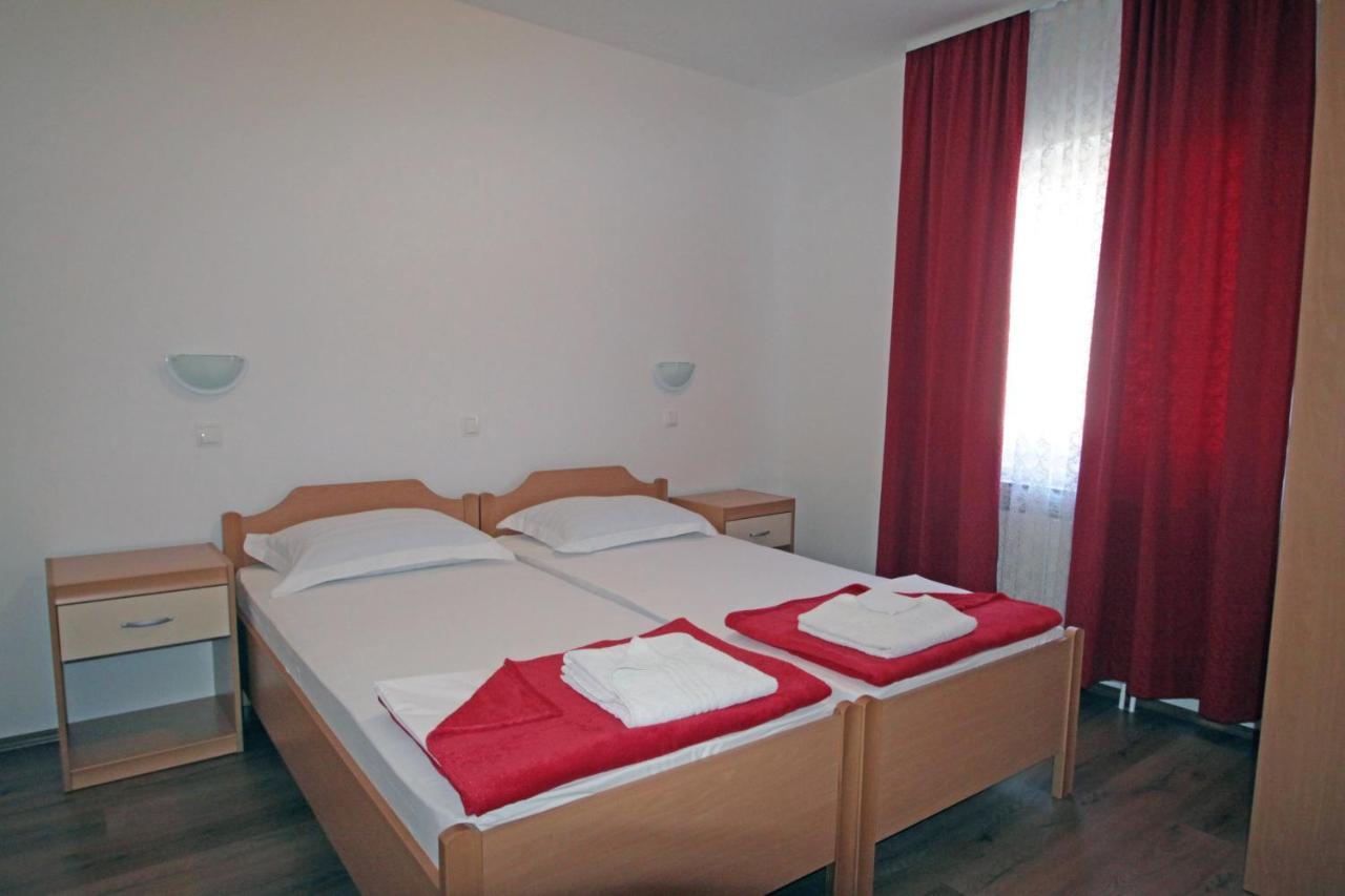 Apartments By The Sea Vinjerac, Zadar - 5811 Zewnętrze zdjęcie